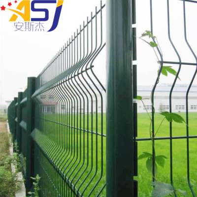 High quality 3d welded wire mesh fence/beautiful green fence with triangle bends