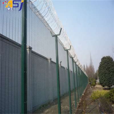 Green Vinyl Coated Welded Perimeter Fence for Prison