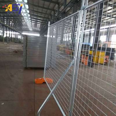 Construction sites use wire mesh galvanized temporary fence